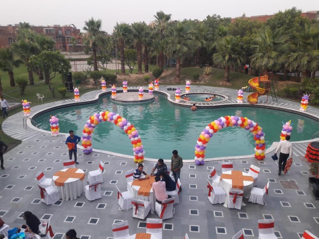 Magsons Resorts Vrindavan Kosi Eksteriør billede